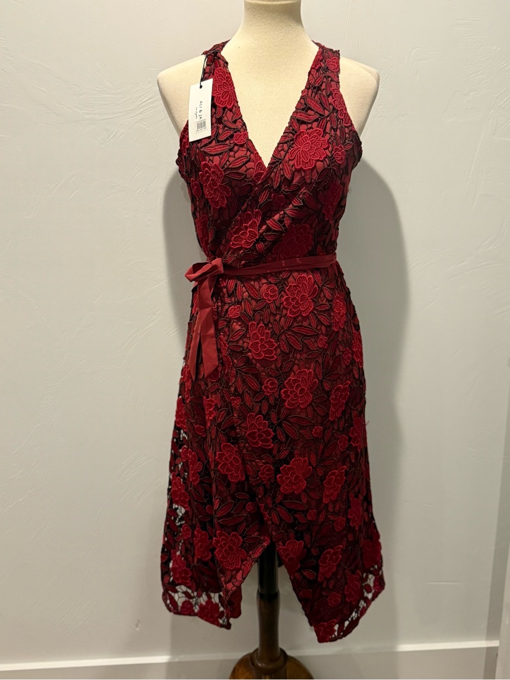 NWT! Ali & Jay "The London Midi" Dress